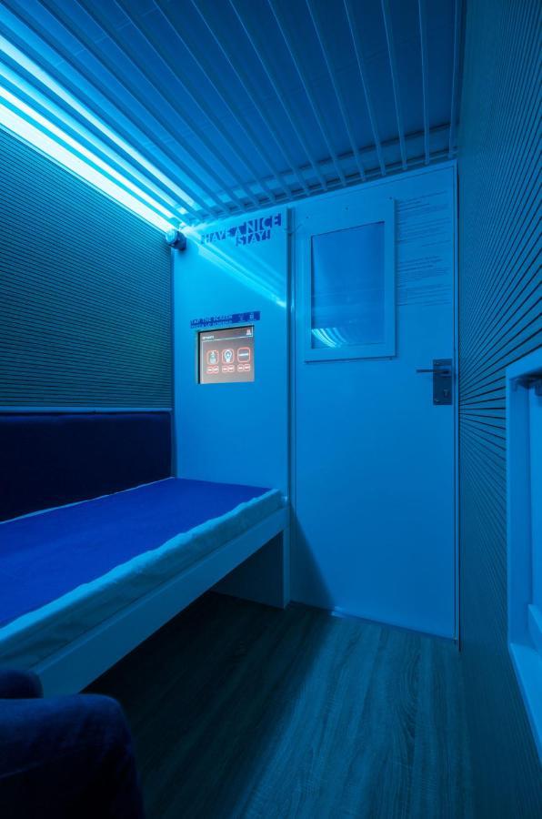 Capsule hotel Cabine De Descanso - Zzzleepandgo - Aeroporto Int Do Rio De Janeiro - Galeao *
